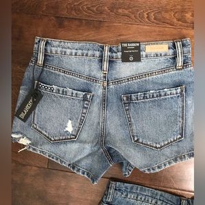 Blank NYC New Vintage High Rise Shorts Size 25